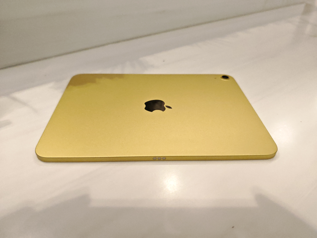 iPad A16 smart connector.