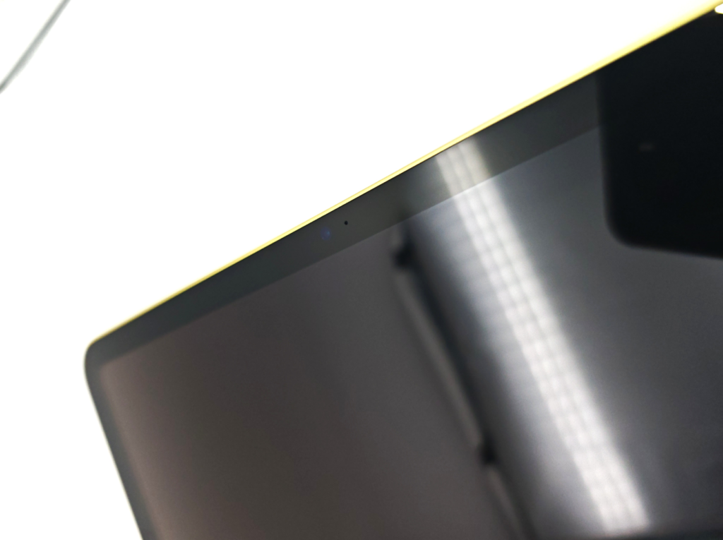 iPad A16 front camera and mic.