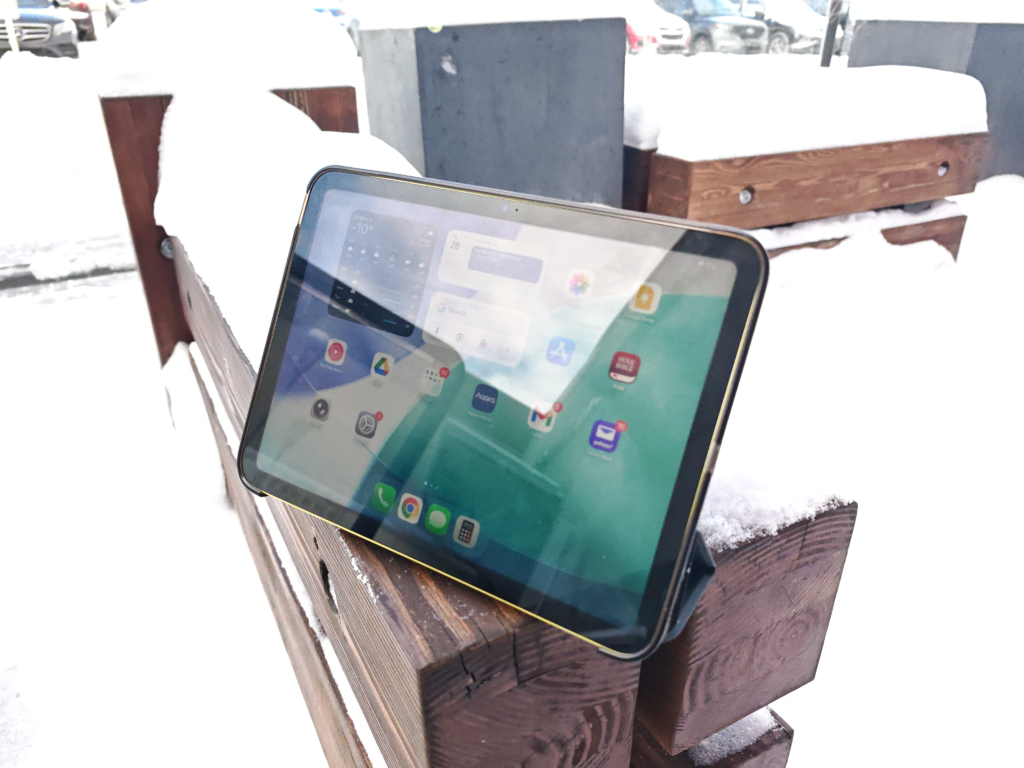 iPad A16 outdoors image 3.