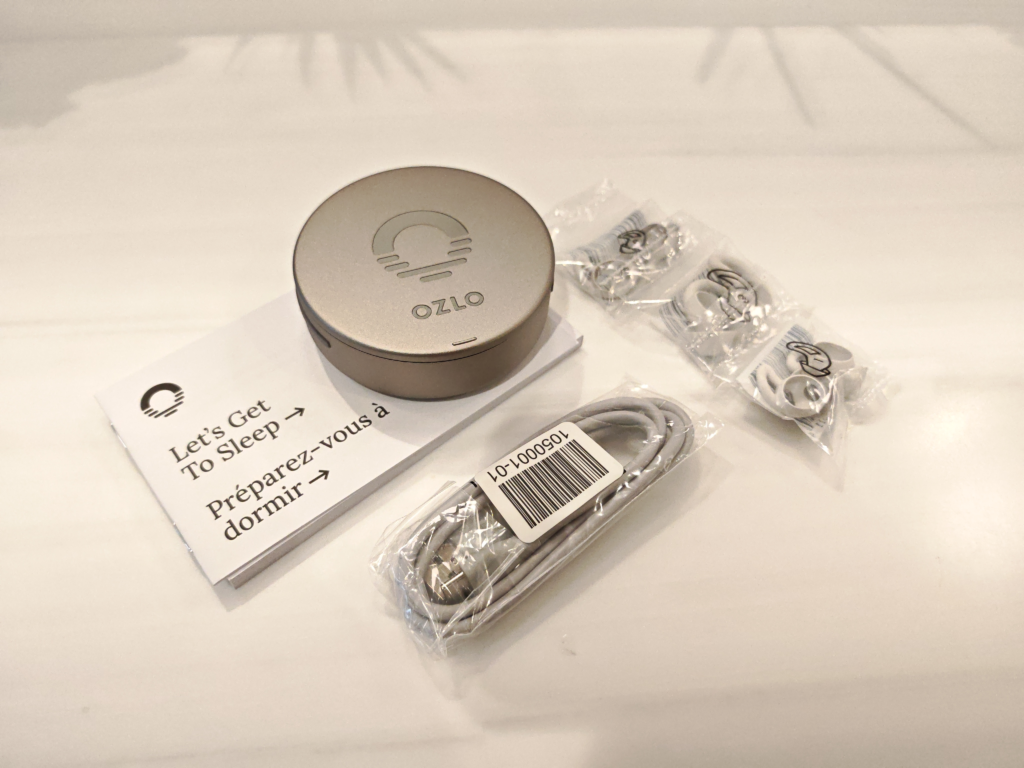 Ozlo Sleepbuds box content.
