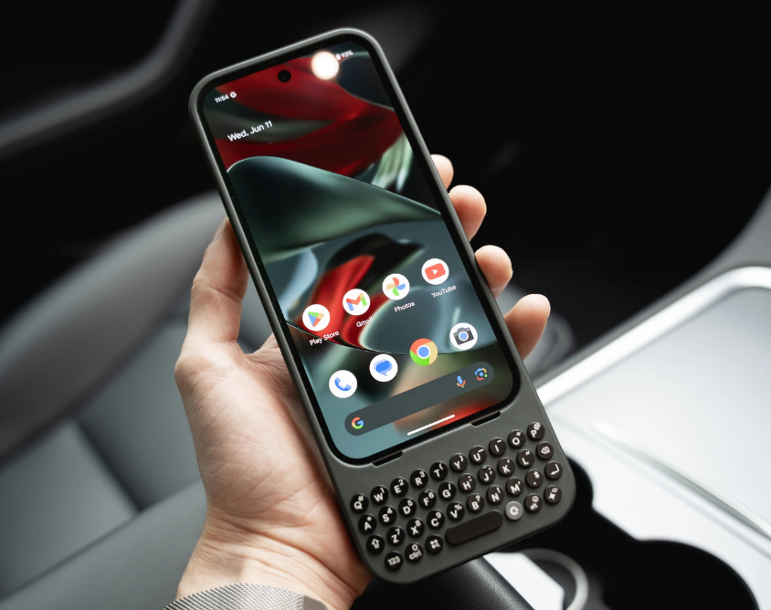 Clicks case for the Pixel 9 and 9 Pro phones.