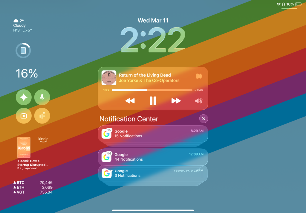 screenshot of the ipados 26 dynamic lock screen. iPad tips on lock screen.