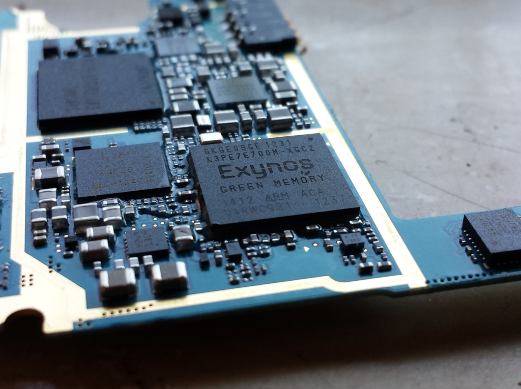 An Exynos 4 Quad (4412), on the circuit board of a Samsung Galaxy S III smartphone.